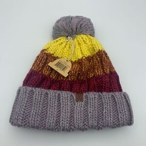 Verdict chasing sunsets Beanie winter hat with pom Pom NWT (J1)